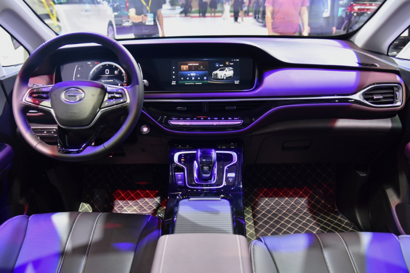 Trang bị tiện nghi và an toàn trên GAC M6 Pro