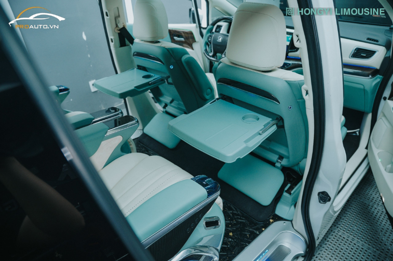Xu hướng đổi màu nội thất xe Honda Odyssey sang xanh kem