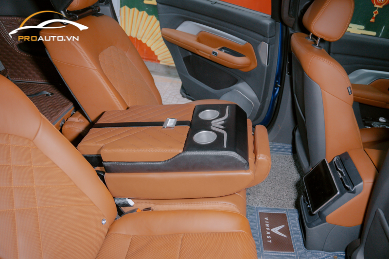Bọc ghế da, đổi màu nội thất xe Vinfast VF9