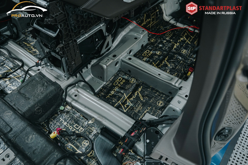 Dán cách âm STP Aerocell QP Intrigo trên ô tô