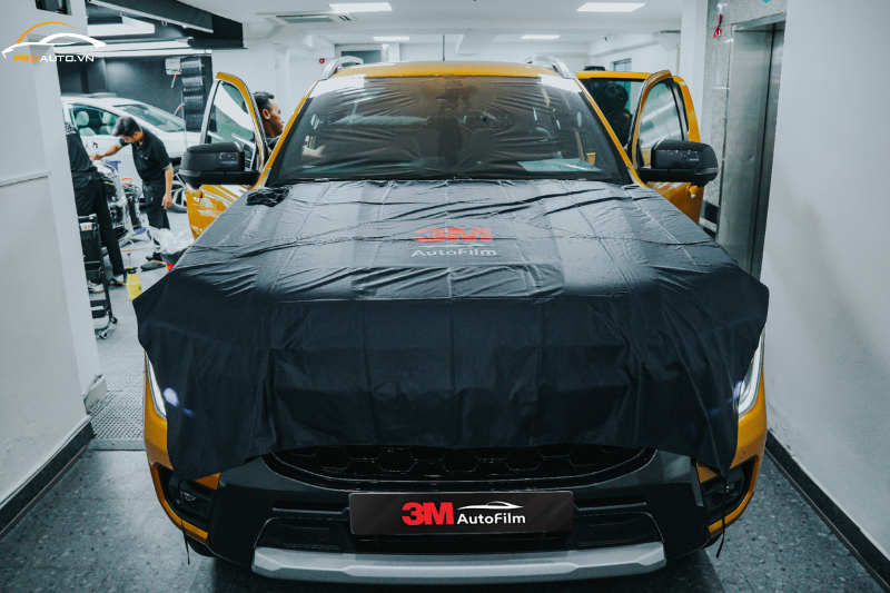 Dán phim cách nhiệt cửa kính ô tô thương hiệu 3M