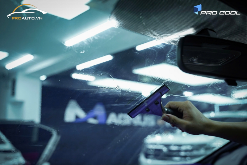 Dán phim cách nhiệt - Phụ kiện đồ chơi xe Volvo EC40