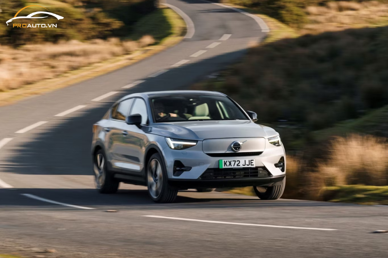 Đánh giá động cơ và hiệu suất xe Volvo EC40