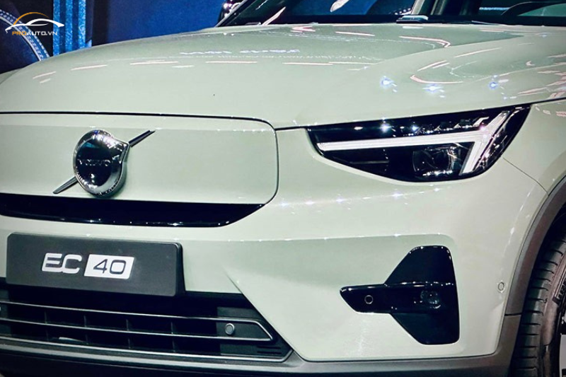 Đèn xe nguyên bản của Volvo EC40