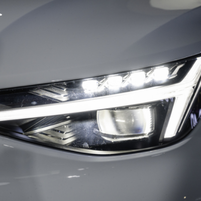 Độ đèn xe - Phụ kiện đồ chơi xe Volvo EC40