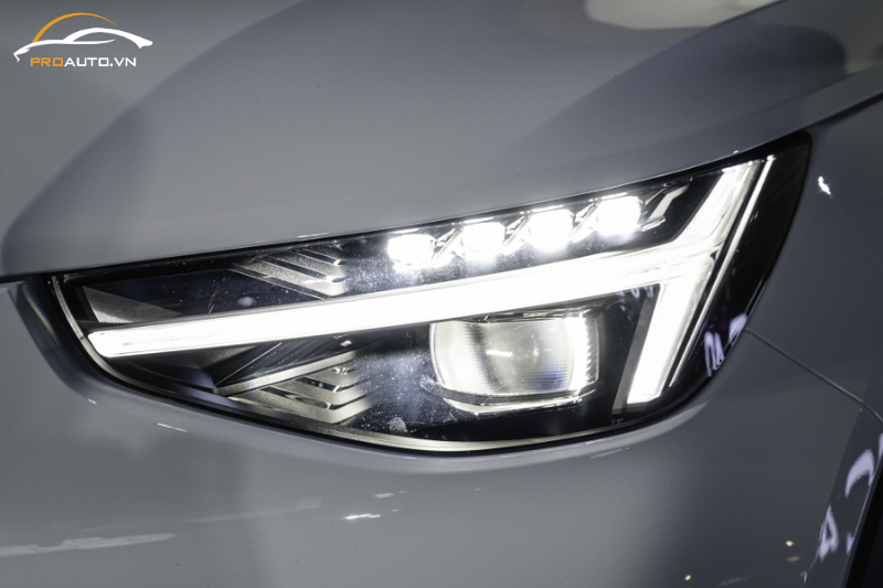 Độ đèn xe - Phụ kiện đồ chơi xe Volvo EC40