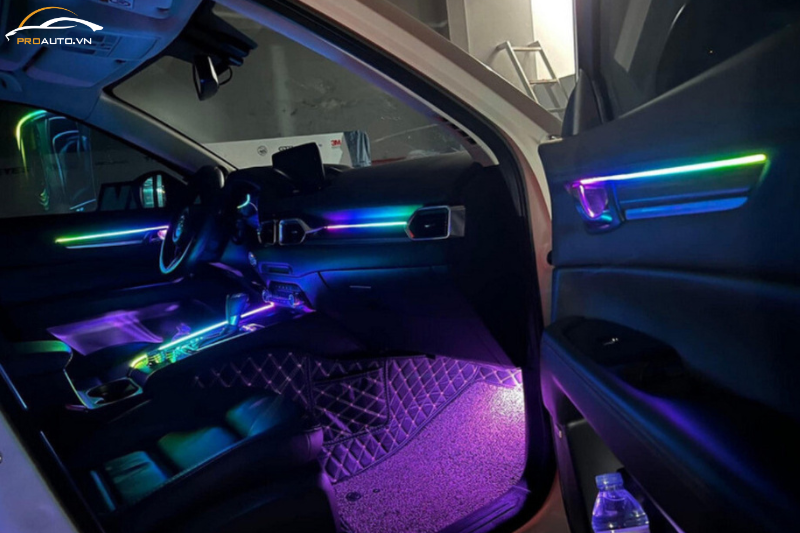 Độ Led viền nội thất xe Volvo EC40 tại PROAUTO.VN