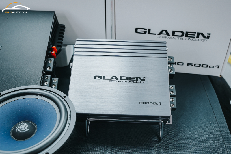 Độ loa xe KIA Sportage 2025 thương hiệu Gladen