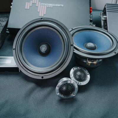 Độ loa xe Volvo EC40 với loa 2 way chính hãng