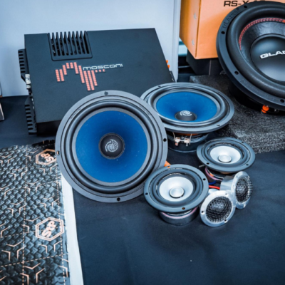 Độ loa xe Volvo EC40 với loa 3 way chính hãng