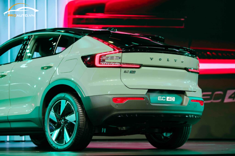 Đuôi xe Volvo EC40