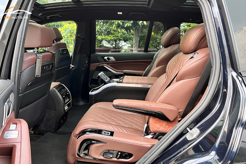 Ghế limousine SUV - Phụ kiện đồ chơi xe KIA Tasman 2025 chính hãng