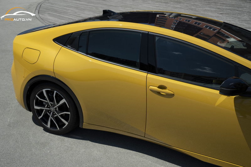 Gương và cửa Toyota Prius