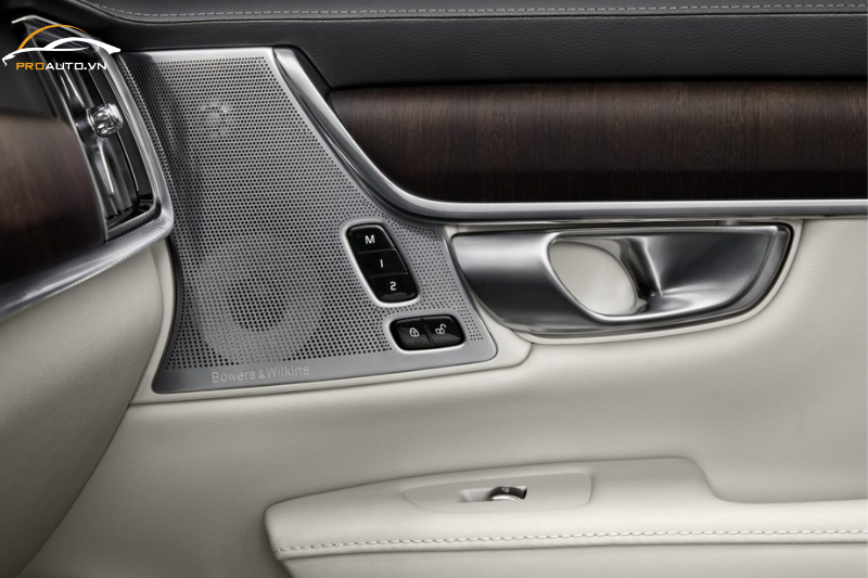 Hệ thống âm thanh nguyên bản xe Volvo EC40