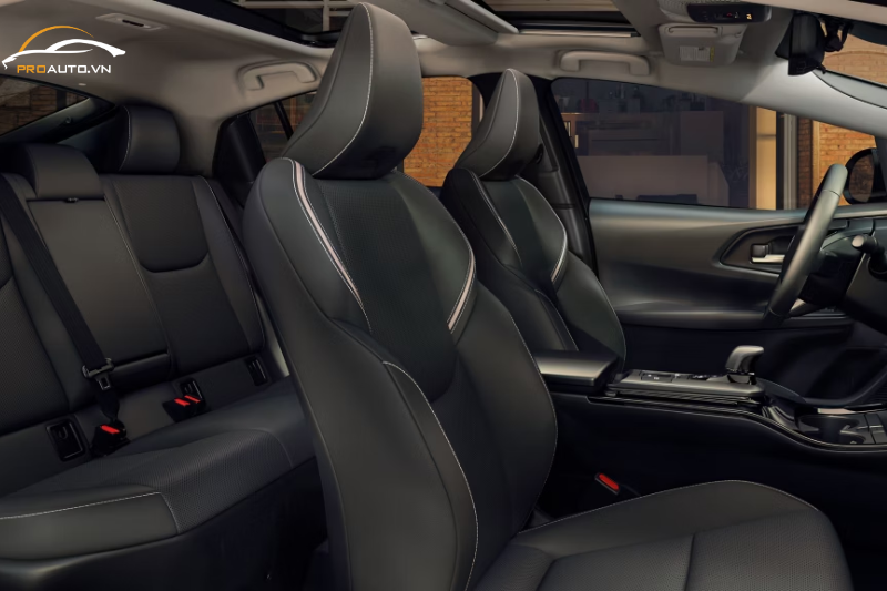 Khoang hành khách Toyota Prius