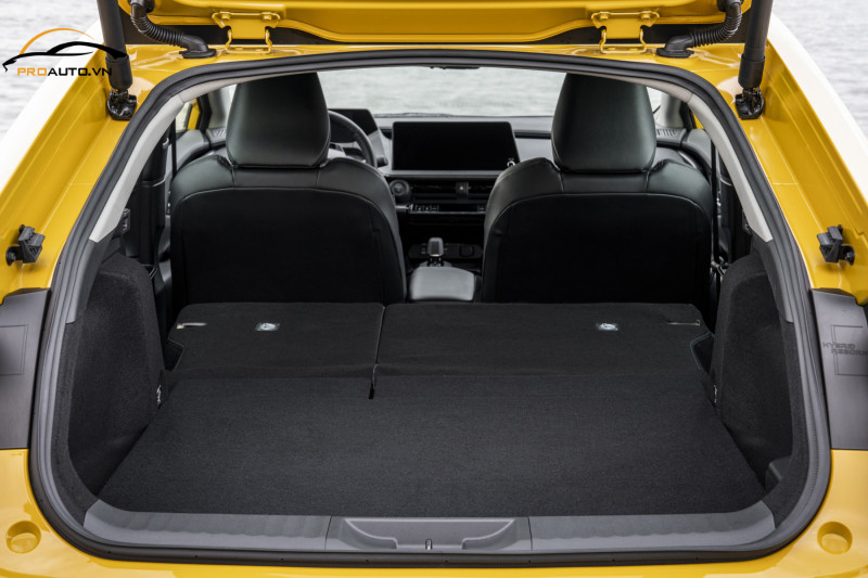 Khoang hành lý Toyota Prius