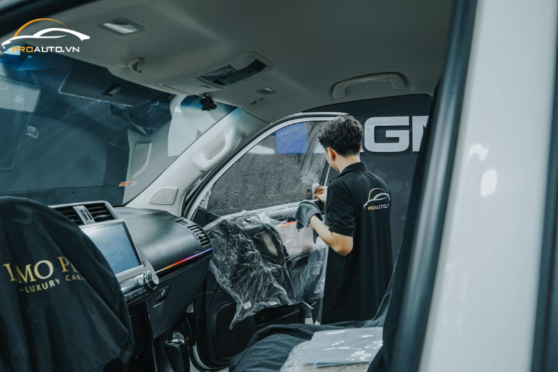 Kinh nghiệm dán phim cách nhiệt xe KIA Sportage 2025 chủ xe cần biết