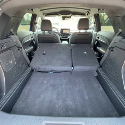 Mở rộng không gian khi độ ngả ghế băng sau cho VF6