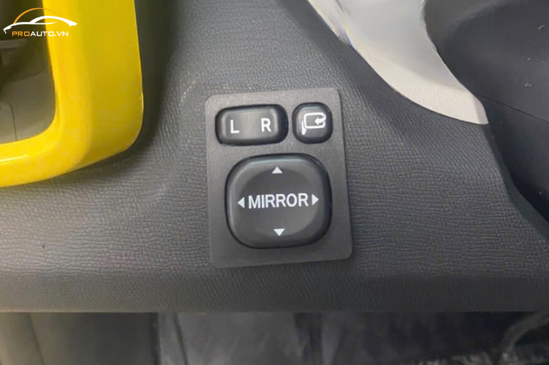 Nút bấm tích hợp mở /gập gương điện cho Vinfast VF3