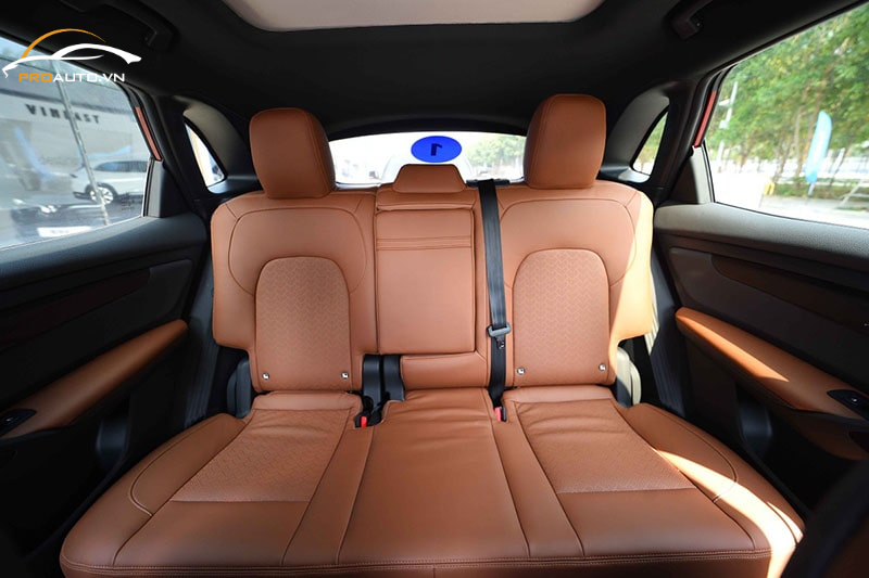 Tăng tính linh hoạt khi đô ngả ghế băng sau cho Vinfast VF5