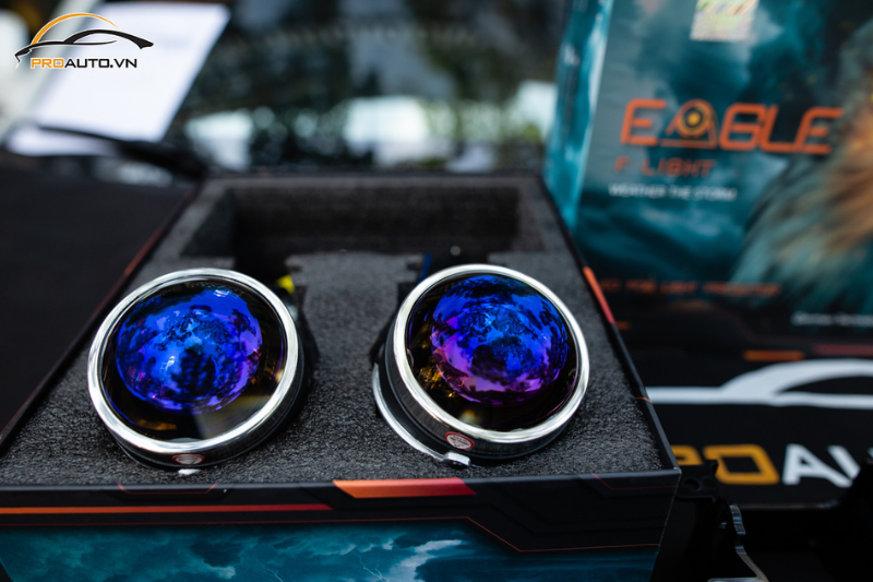 Thương hiệu Aozoom - Độ đèn xe Volvo EC40