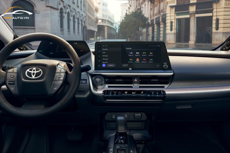Tiện nghi và trang bị thông minh trên Toyota Prius