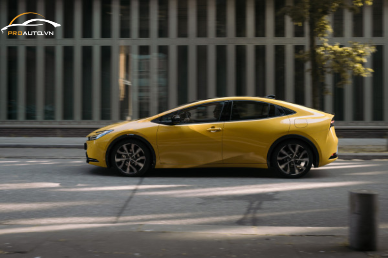 Toyota Prius - Mẫu xe SUV thế hệ thứ 5 ra mắt tại Việt Nam