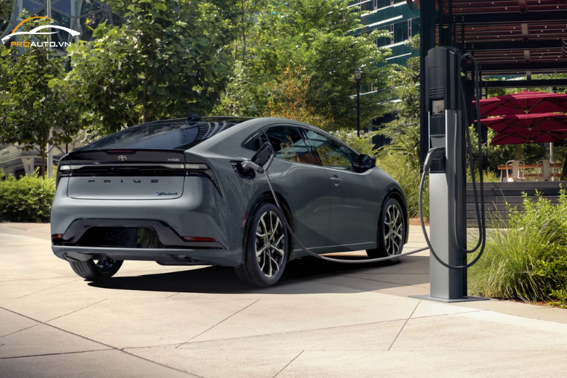 Toyota Prius Prime với công nghệ Hybrid 4.0