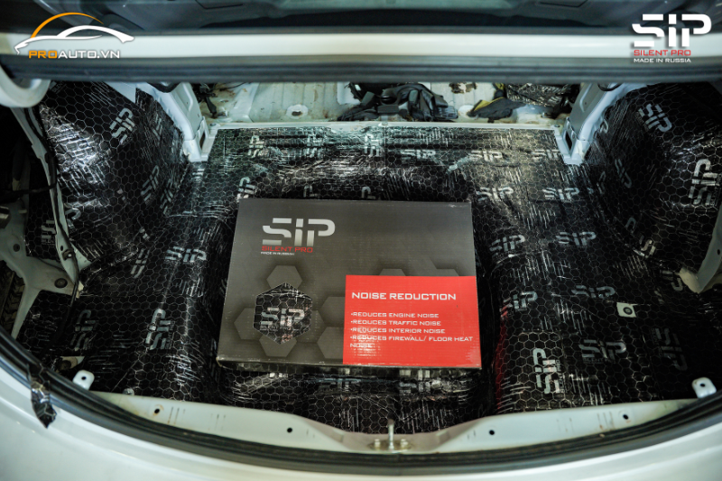 Vật liệu SIP Pro G cách âm chống ồn xe Volvo EC40