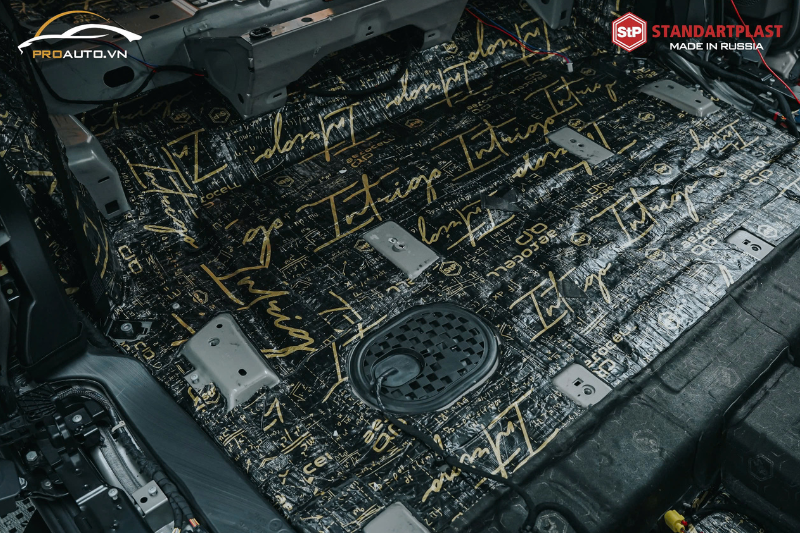 Volkswagen Viloran dán cách âm STP Aerocell QP Intrigo tại PROAUTO.VN