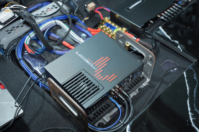 Amply Mosconi độ loa xe Nissan Navara 2025