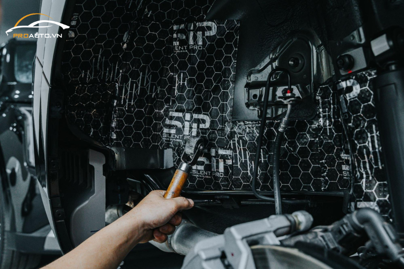 Cách âm chống ồn - Top 20 phụ kiện đồ chơi xe Nissan Navara 2025