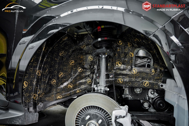 Cách âm chống ồn xe Nissan Navara 2025 vị trí hốc bánh