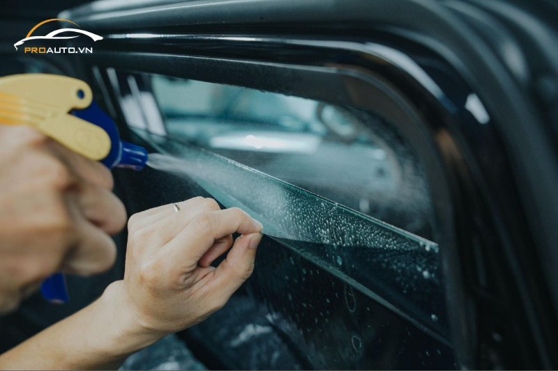 Dán phim cách nhiệt xe Nissan Navara 2025 vị trí 4 cánh cửa tại PROAUTO.VN