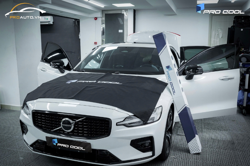 Giá phim cách nhiệt ô tô 4 chỗ thương hiệu Pro Cool
