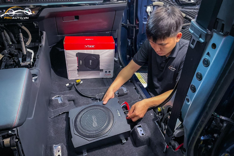 Hình ảnh nâng cấp subwoofer điện thương hiệu Vibe chính hãng tại PROAUTO.VN