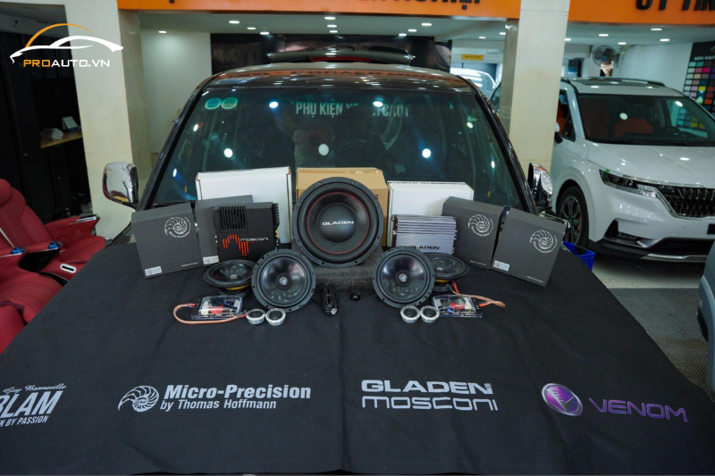 Nâng cấp hệ thống âm thanh - Top 20 phụ kiện đồ chơi xe Nissan Navara 2025