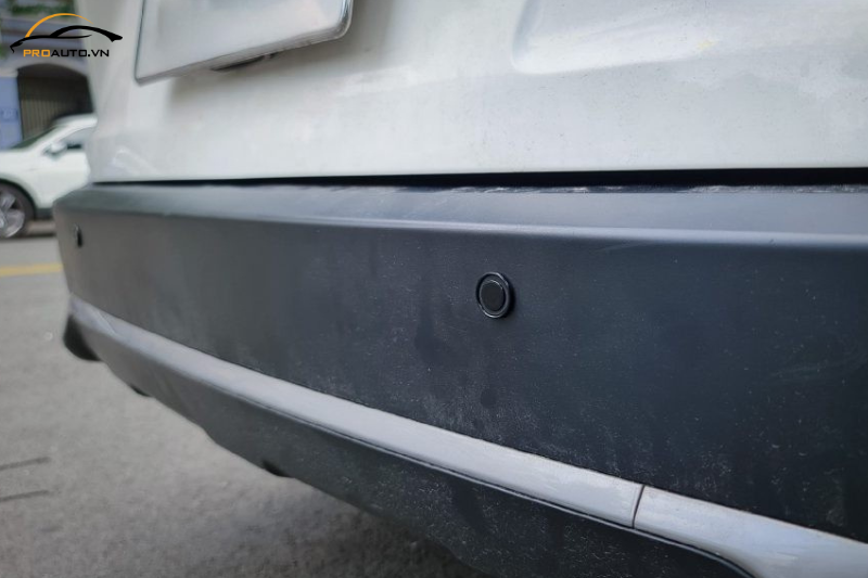 Ô tô có cần lắp cảm biến va chạm R1 Teyes không?