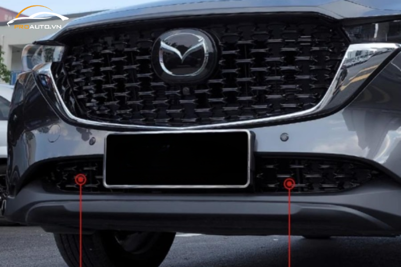 Ốp mặt lưới tản nhiệt phía dưới - Phụ kiện đồ chơi xe Mazda CX5 2025