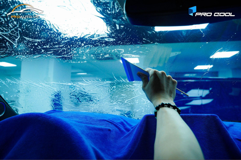 Phim cách nhiệt loại nào tốt? Chủ xe nên dán phim cách nhiệt ô tô nào?