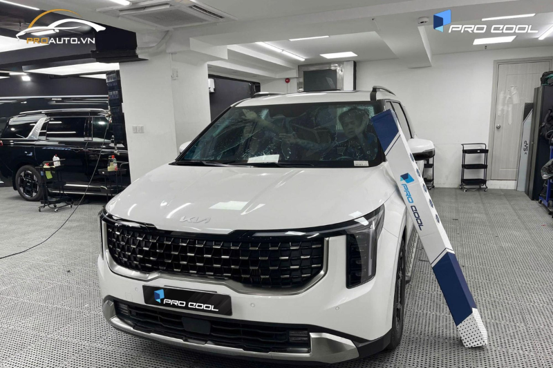 Phim cách nhiệt loại nào tốt? - Kia Carnival dán phim cách nhiệt Pro Cool