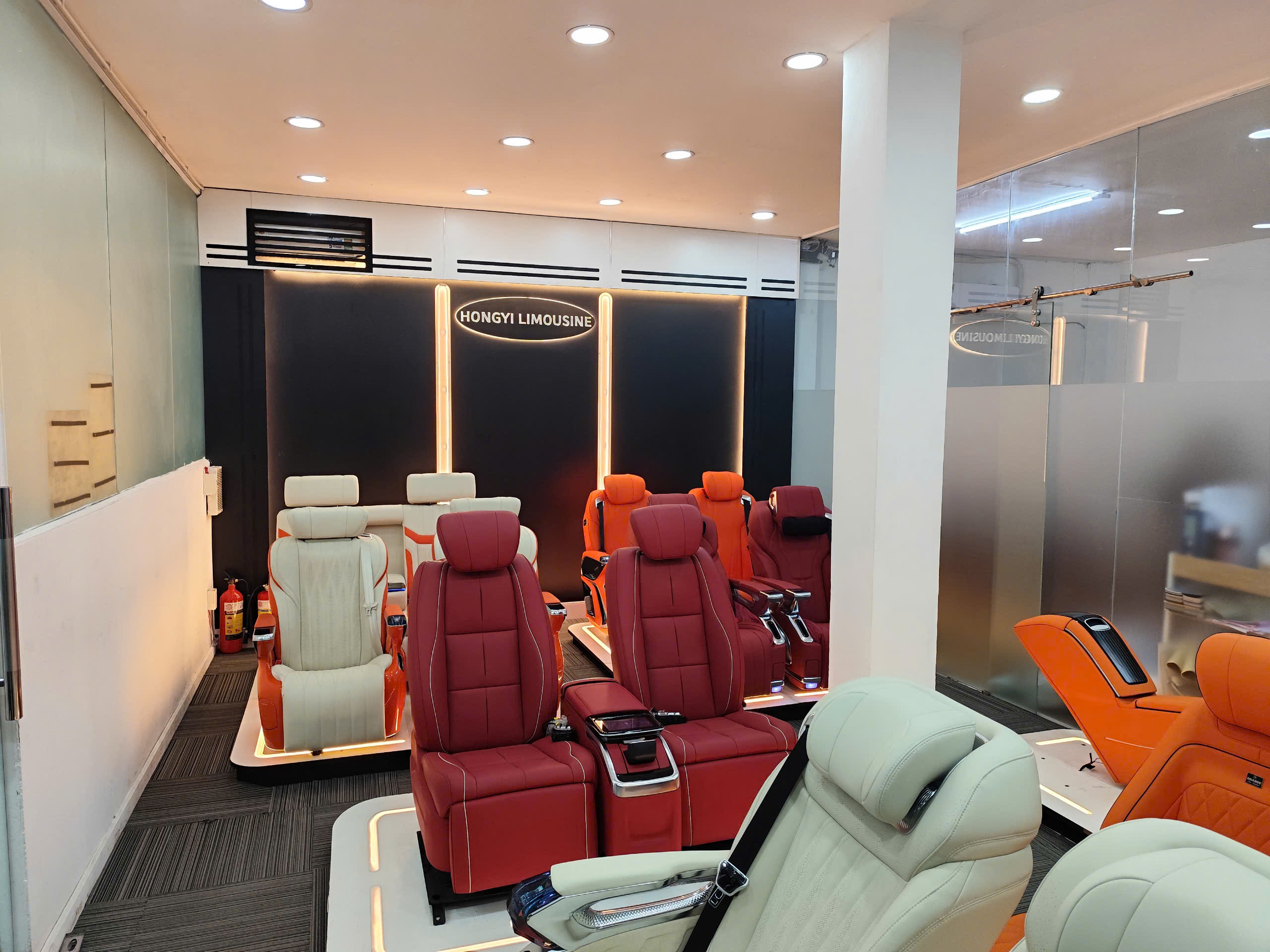 Phòng trưng bày ghế limousine tại PROAUTO