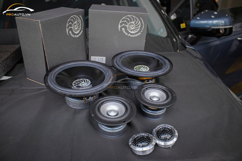 Loa 3 way Micro-Precision độ loa xe Nissan Navara 2025