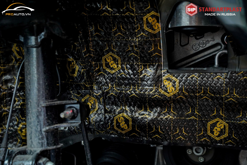 Vật liệu StP cách âm chống ồn xe Nissan Navara 2025