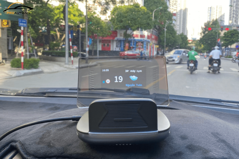 Vì sao Vietmap HUD H1N được các tín đồ ô tô yêu thích?