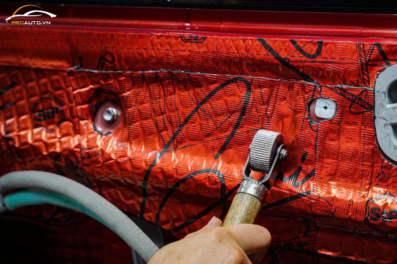 Aerocell QP Genio cách âm chống ồn xe MG Cyberster vị trí cửa