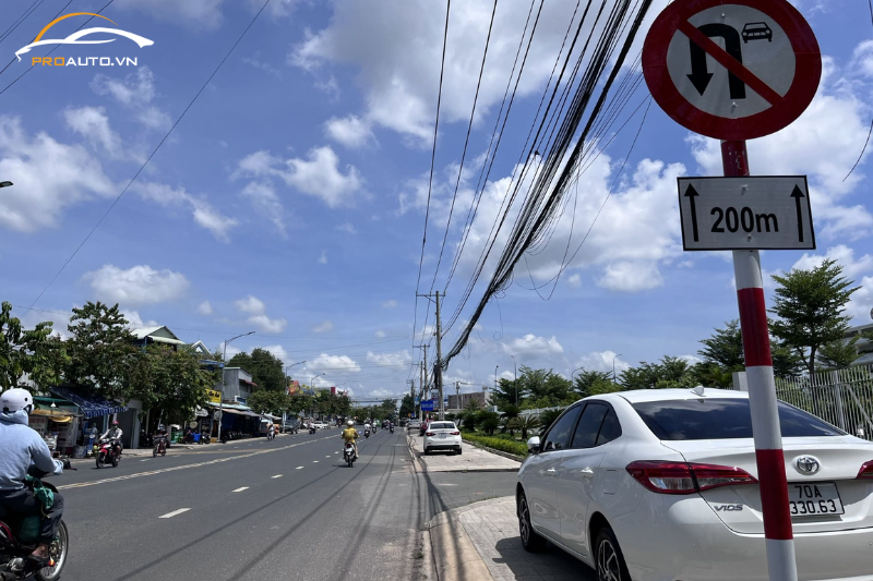 Biển báo cấm quay đầu xe giúp an toàn giao thông