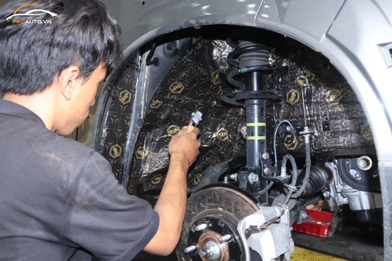 Cách âm hốc bánh giảm ồn - cách âm chống ồn xe MG Cyberster