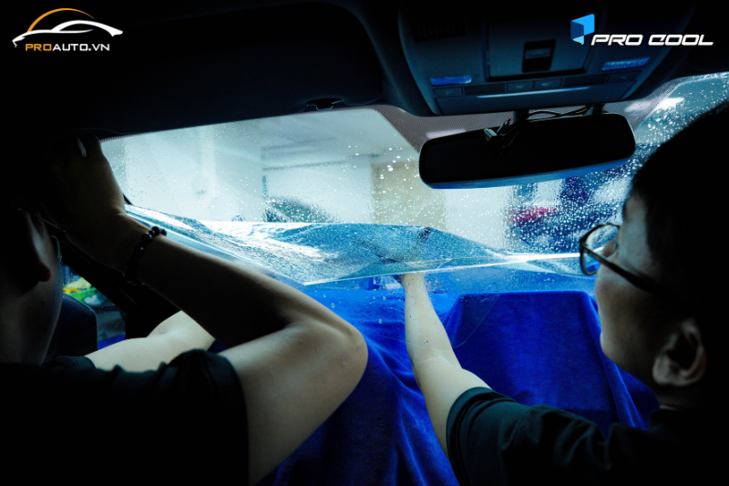 Dán phim cách nhiệt xe MG Cyberster