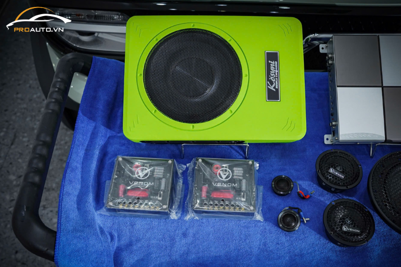 Độ loa xe MG Cyberster thương hiệu Venom